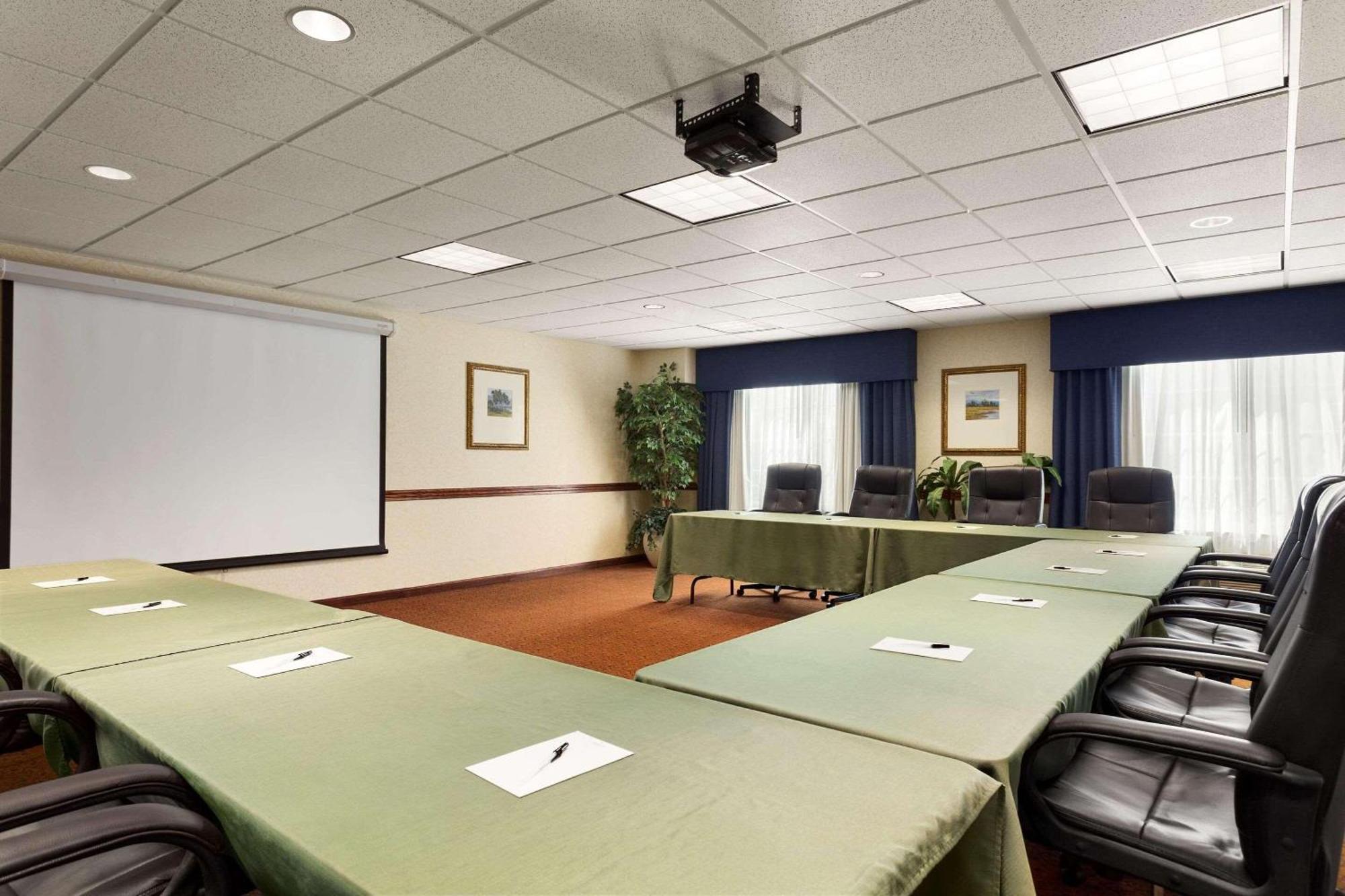 Country Inn & Suites By Radisson, Madison, Al Extérieur photo
